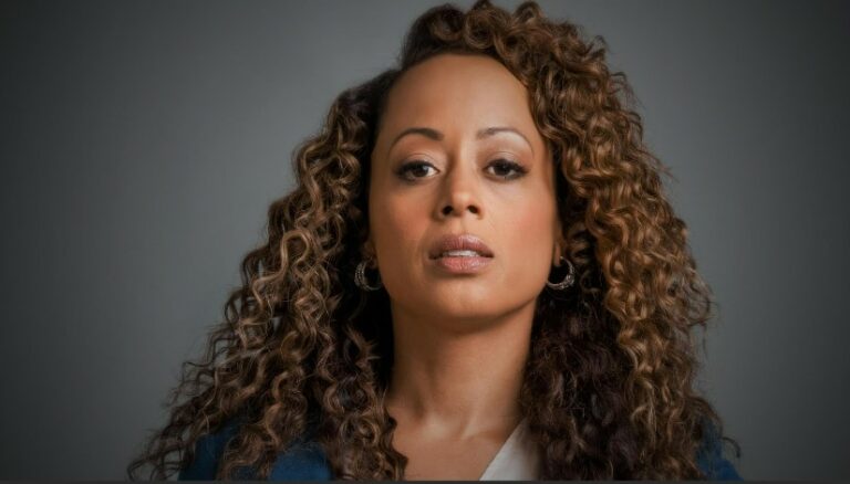 An image illustration of essence Atkins twin sister