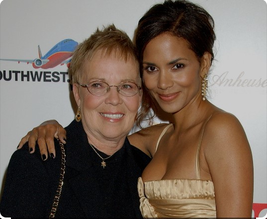An image of Halle Berry & Her mother Judith